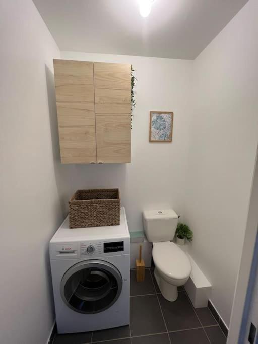 Cosy Penthouse - Large Balconies With Views - 5Min Disneyland 塞里斯 外观 照片